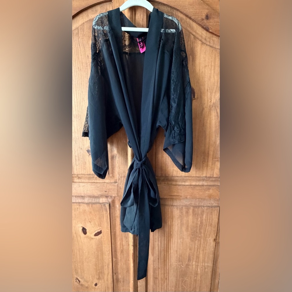 La Senza Elegant Black Lace Kimono Robe